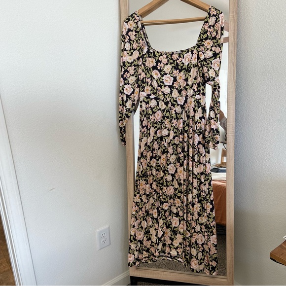 Carly Jean Los Angeles Midi flowered dress - Picture 1 of 4